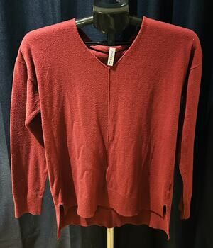 Jouica Red V-Neck Sweater Women's size L
